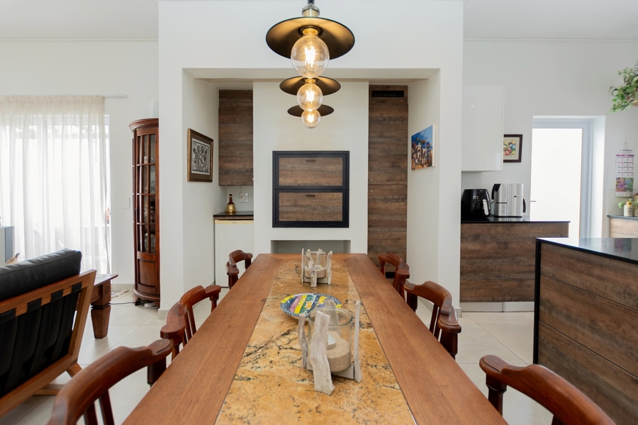 3 Bedroom Property for Sale in Golden Mile Western Cape